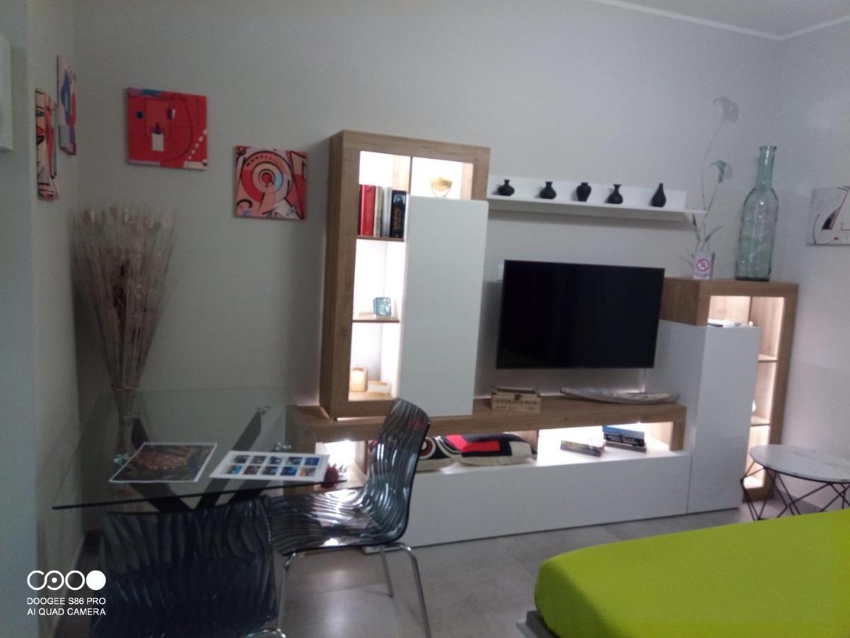 Civico 6 Apartment Peschiera del Garda Bagian luar foto