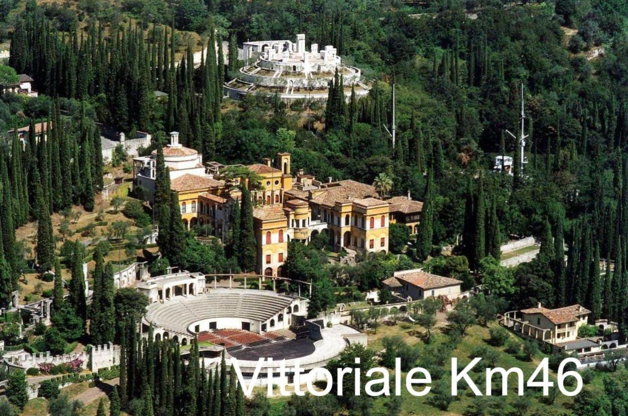 Civico 6 Apartment Peschiera del Garda Bagian luar foto