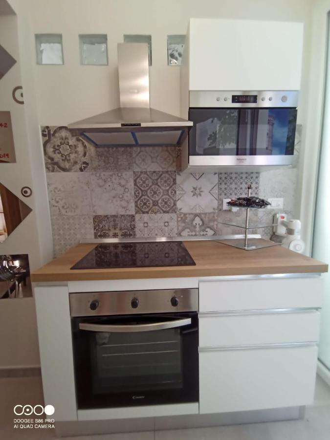 Civico 6 Apartment Peschiera del Garda Bagian luar foto