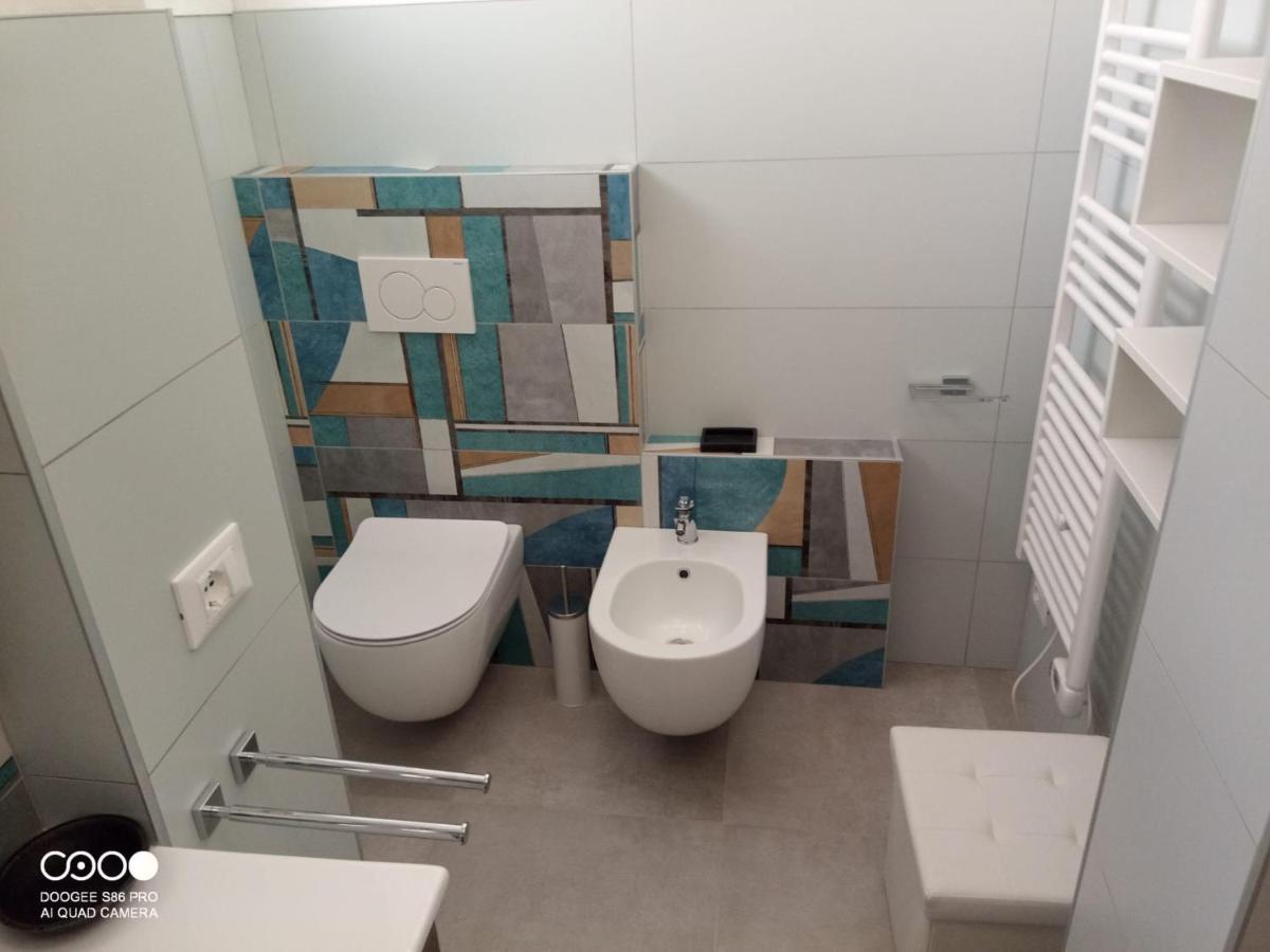 Civico 6 Apartment Peschiera del Garda Bagian luar foto